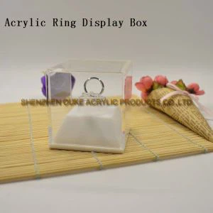 Akryl produsenten tilpasset laget akryl boks klar akryl sak For Ring Display