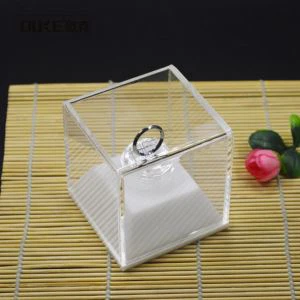 Custom Clear White Elegant Akryl Ring Display Box